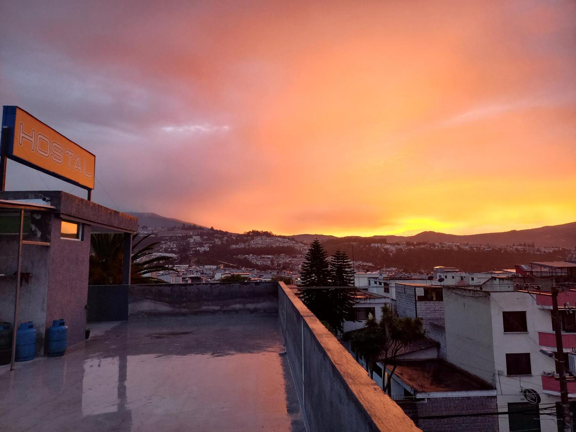 El Vergel Norte Otel Quito Dış mekan fotoğraf